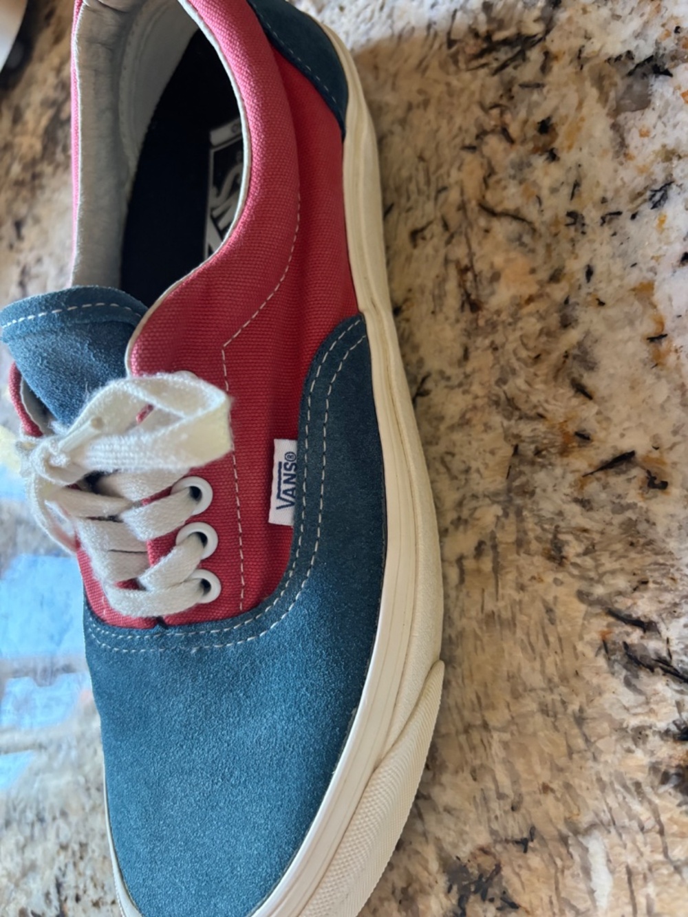Vans - Picture 2 of 6